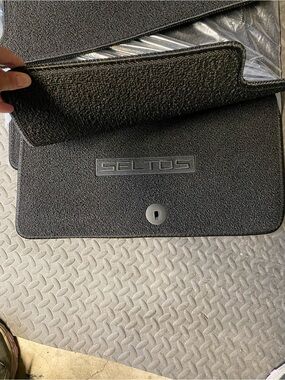 NEW Genuine Kia Seltos logo carpeted floor mats